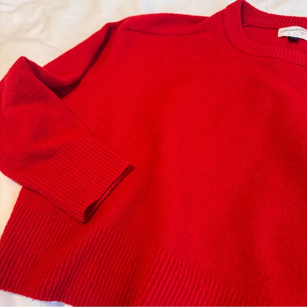 Universal Thread Vibrant Red Crew Neck Sweater